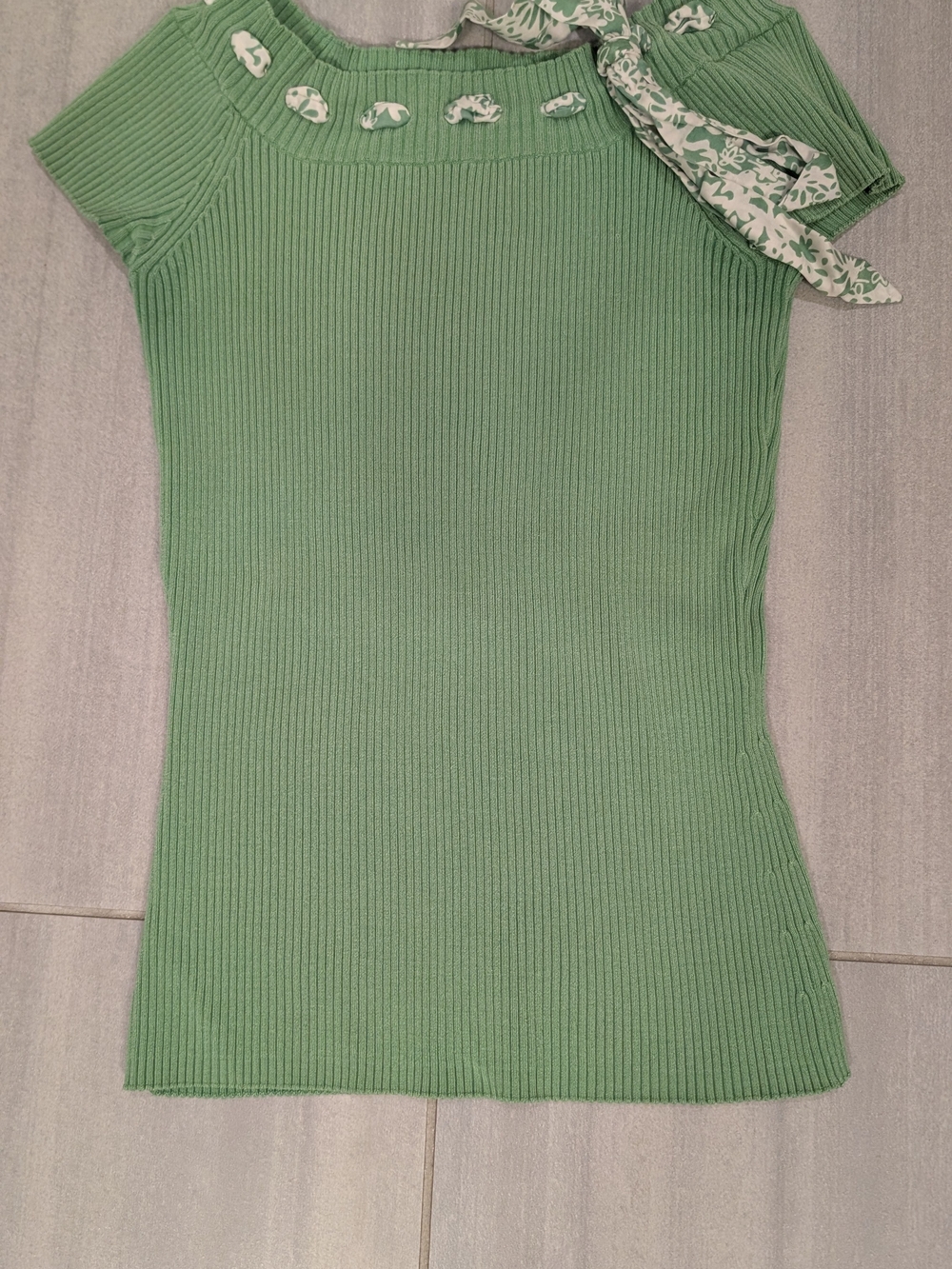 INC International Concepts Green Ribbed Short Sleeve Silk top with floral accent - Picture 2 of 3